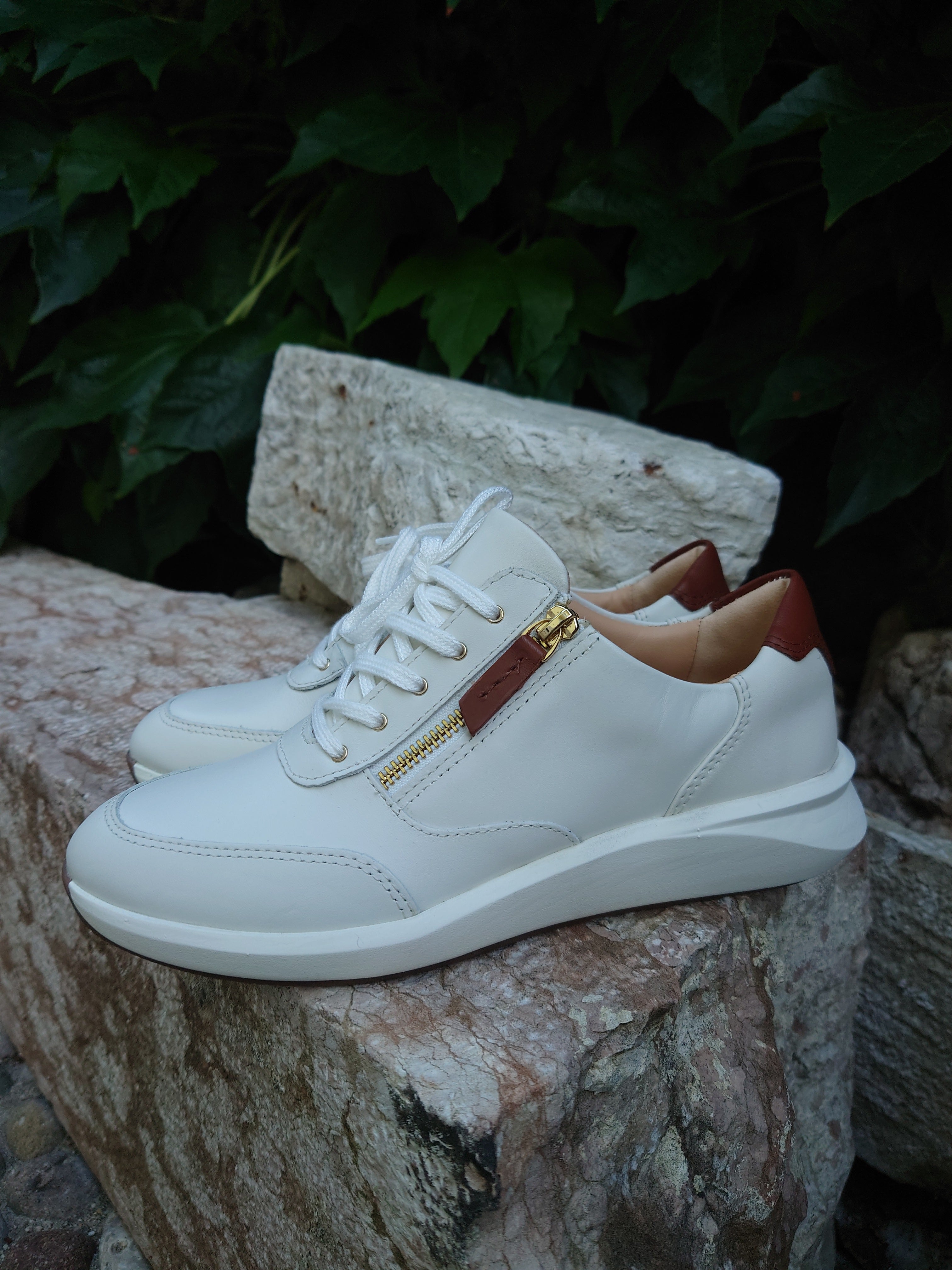 Clarks Scarpe Donna - Modello UN RIO ZIP (White)