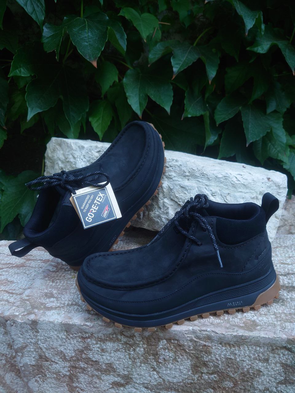 Clarks Stivaletti Uomo - Modello ATLTKWALLBTGTX (Black Nubuck)