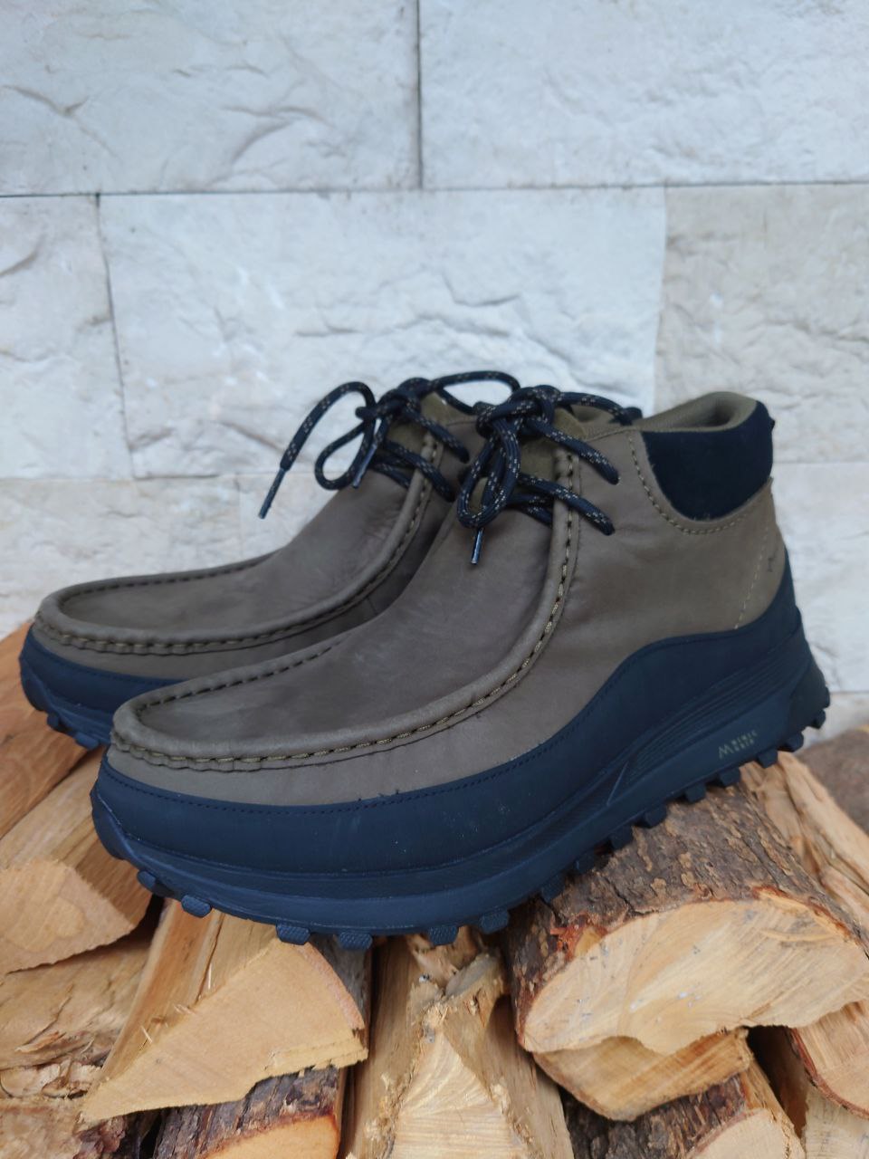 Clarks Stivali Uomo - Modello ATLTKWALLBTGTX (Dark Olive Nubuck)